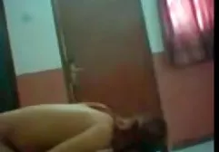 مرد خوش تیپ یک نوک پستان دانلود کلیپ کون کردن جوان را در حالی که مادر در محل کار است از بین می برد