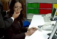 چلچله کلیپ سکسی مازندرانی ها را بر روی لوزه ها قرار می دهد و روی صورت صورت می گیرد