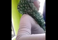 یک مرد با شور و کلیپ سکشی شوق از بلوند آبدار استفاده می کند