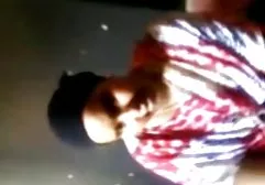 پرستار کمک می کند تا دوست دختر برای کلیپ سکسی مادر اولین بار از رابطه جنسی.