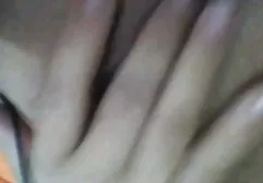 این کلیپ زیبای سکسی دختر شیرین از دیک بزرگ در الاغ ناله می کند